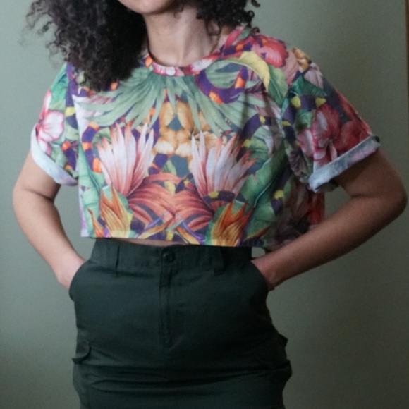 Rainforest Cropped Tee - Picture 2 of 3